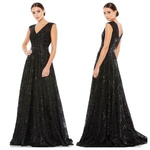Mac Duggal Women's Black Embroidered Cap Sleeve A-Line Gown Dress Size 10 NWT